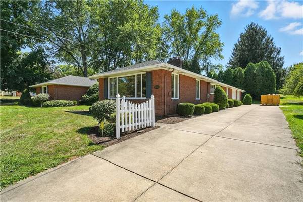 2560 Blossom Ln, Neshannock Twp, PA 16105