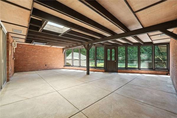 2560 Blossom Ln, Neshannock Twp, PA 16105