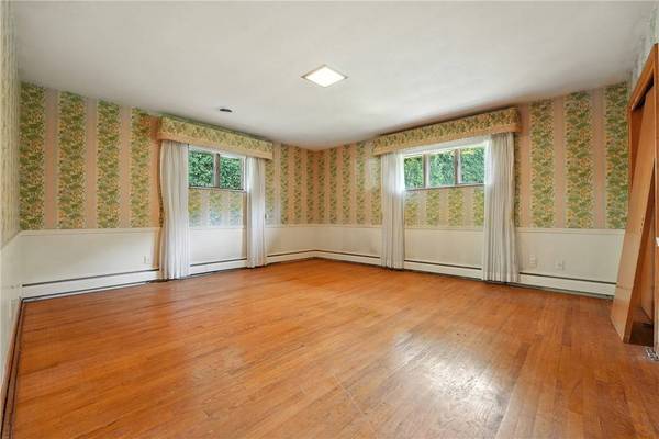 2560 Blossom Ln, Neshannock Twp, PA 16105