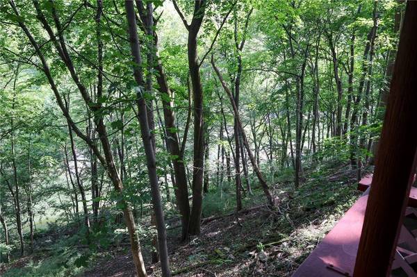 104 Pittsburgh Cir, Ellwood City, PA 16117