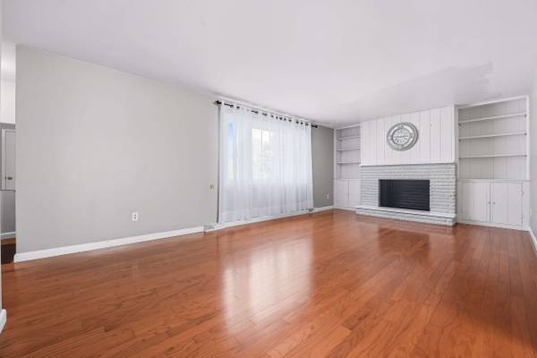 217 Meadowbrook Dr, New Wilmington, PA 16142-1422