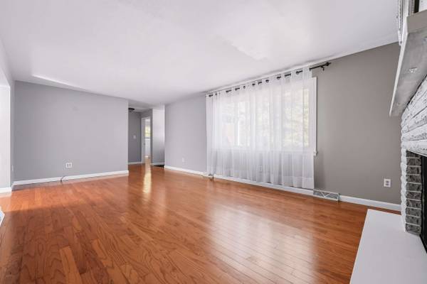 217 Meadowbrook Dr, New Wilmington, PA 16142-1422