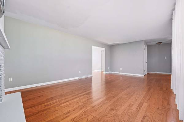 217 Meadowbrook Dr, New Wilmington, PA 16142-1422