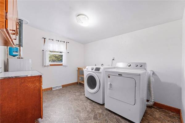 217 Meadowbrook Dr, New Wilmington Boro, PA 16142