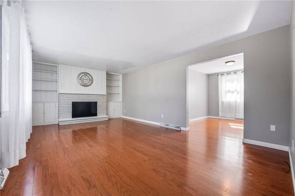 217 Meadowbrook Dr, New Wilmington Boro, PA 16142