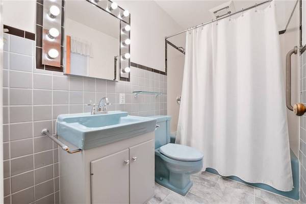 216 Vine Ct, New Wilmington Boro, PA 16142