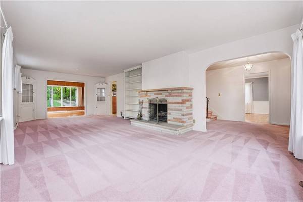 216 Vine Ct, New Wilmington Boro, PA 16142