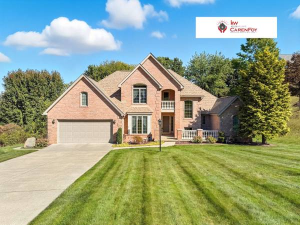 2431 Woodland Hills Dr, New Castle, PA 16101-5571