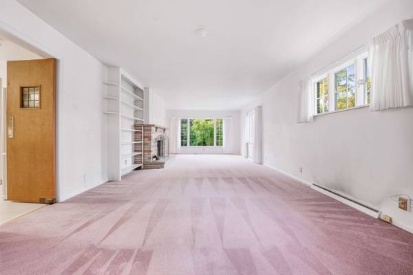 216 Vine Ct, New Wilmington, PA 16142-1219