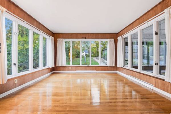 216 Vine Ct, New Wilmington, PA 16142-1219