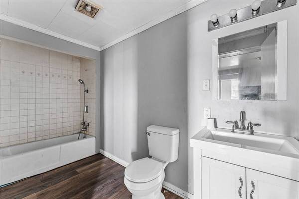 1205 Lawrence Ave, Ellwood City, PA 16117