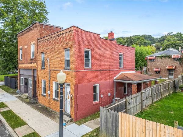 1205 Lawrence Ave, Ellwood City, PA 16117