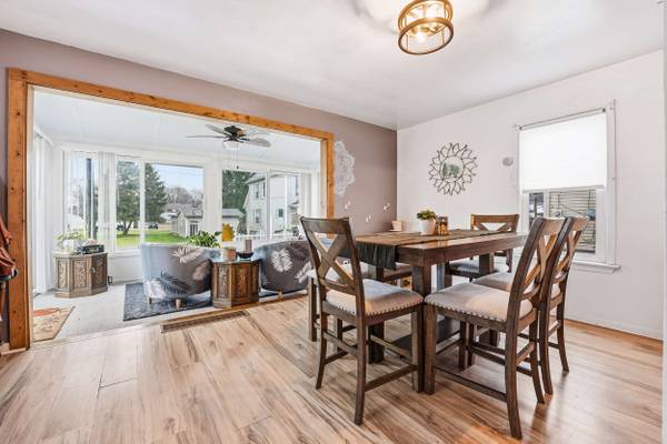 16 S 9th St, Sharpsville, PA 16150-2006