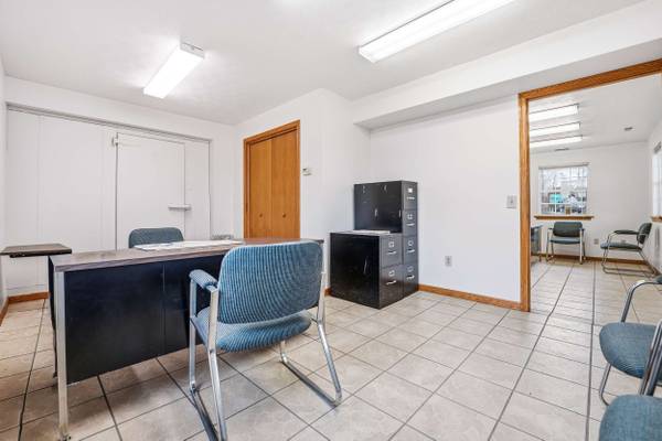 420 Montgomery Ave, New Castle, PA 16102-1401