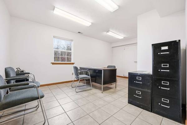 420 Montgomery Ave, New Castle, PA 16102-1401