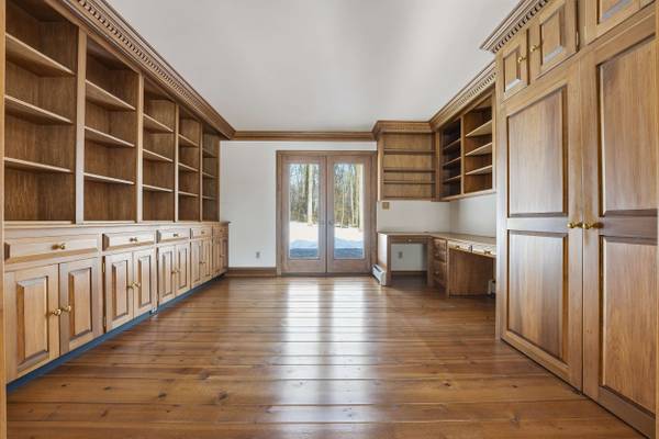 1725 Mt Jackson Rd, Enon Valley, PA 16120-1321