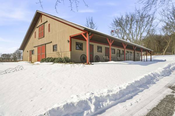 1725 Mt Jackson Rd, Enon Valley, PA 16120-1321