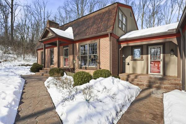 1725 Mt Jackson Rd, Enon Valley, PA 16120-1321