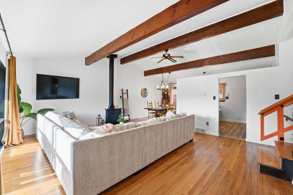 2878 Plank Rd, New Castle, PA 16105-1551