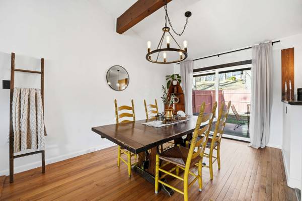 2878 Plank Rd, New Castle, PA 16105-1551