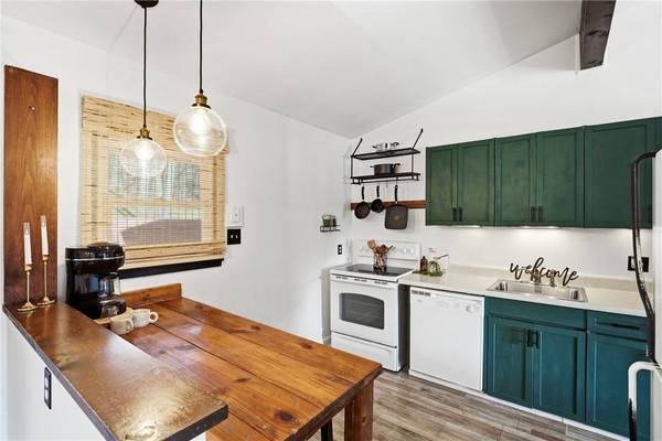 2878 Old Plank Rd, Neshannock Twp, PA 16105