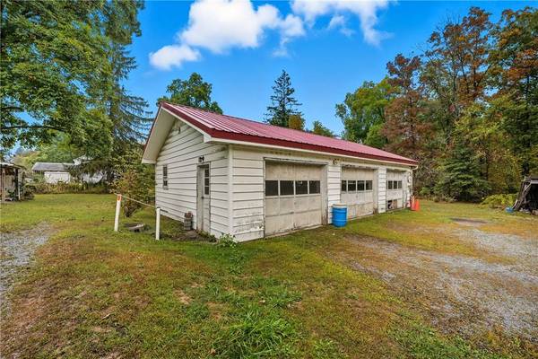 161 W Beechwood Rd, North Beaver Twp, PA 16112