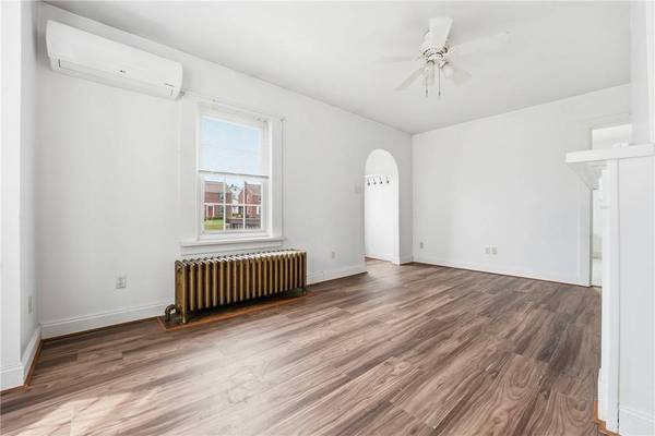 2206 Delaware Ave, New Castle, PA 16105