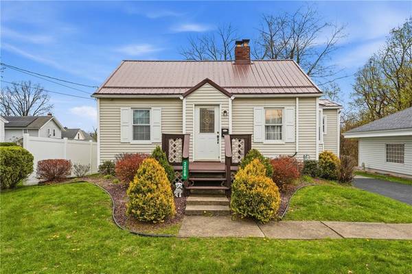 2206 Delaware Ave, New Castle, PA 16105