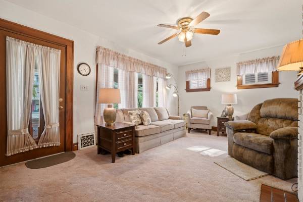 522 E Winter Ave, New Castle, PA 16105-2444