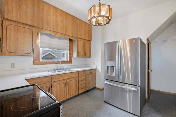220 E Sheridan Ave, New Castle, PA 16105-2561