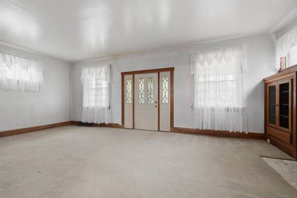 220 E Sheridan Ave, New Castle, PA 16105-2561