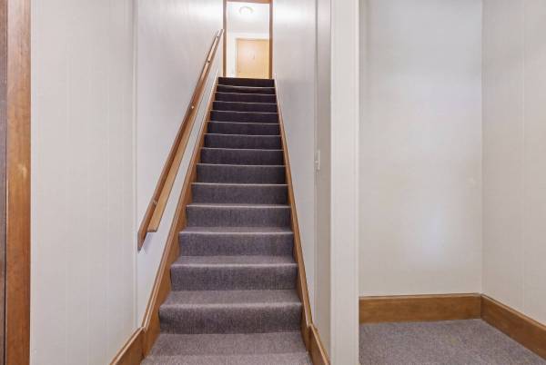 101 N Market St, New Wilmington, PA 16142-1182
