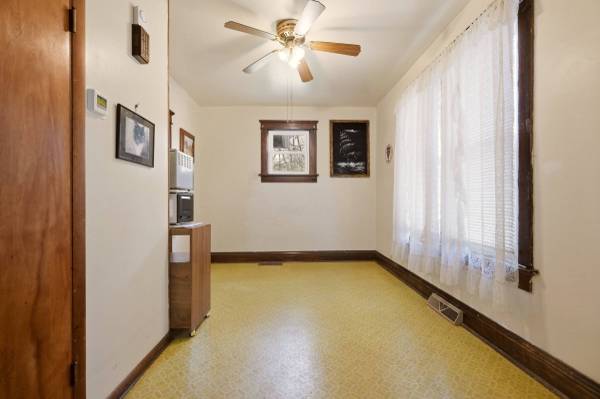 1239 Rebecca St, New Castle, PA 16101-8513