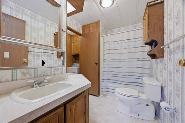 1515 Lee Ln, Grove City Boro, PA 16127