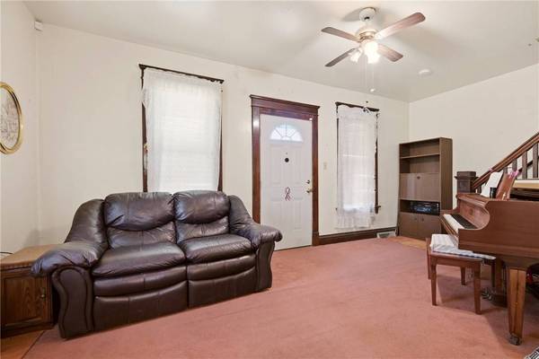 1239 Rebecca St, New Castle, PA 16101