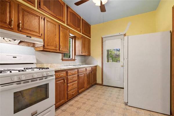 1239 Rebecca St, New Castle, PA 16101