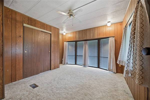 1515 Lee Ln, Grove City Boro, PA 16127