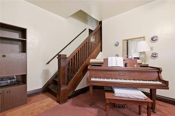 1239 Rebecca St, New Castle, PA 16101