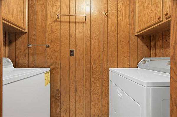 1515 Lee Ln, Grove City Boro, PA 16127