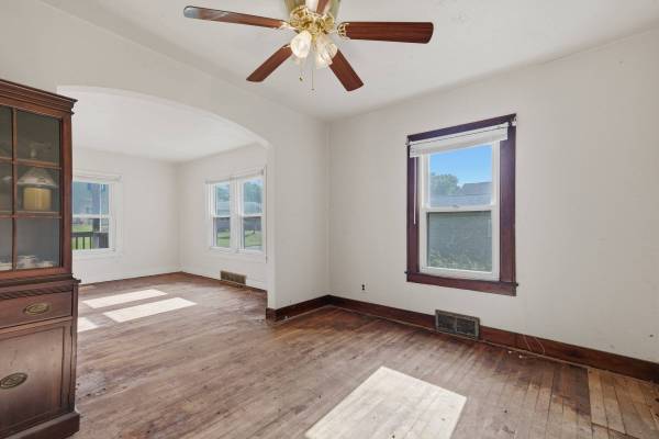 118 E Fairmont Ave, New Castle, PA 16105-2146