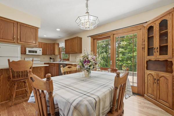 2956 Acre Rd, New Castle, PA 16101-9676