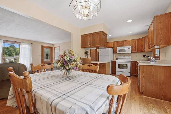 2956 Acre Rd, New Castle, PA 16101-9676