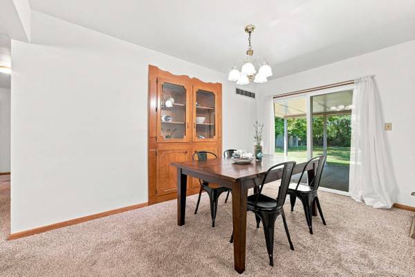 186 Donald Rd, Hermitage, PA 16148-3554