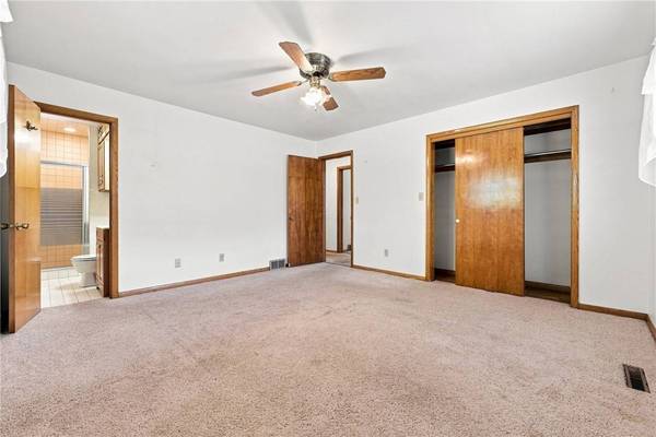 186 Donald Rd, Hermitage, PA 16148