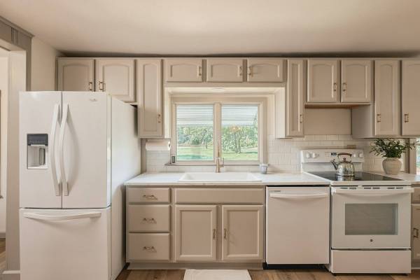 1229 Mohawk School Rd, Edinburg, PA 16116-1113