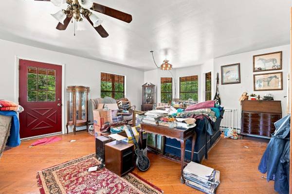 2269 Timber Ln, New Castle, PA 16105-3911