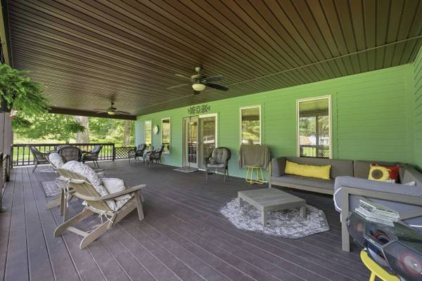 2140 Trout Island Rd, Hermitage, PA 16148-7316