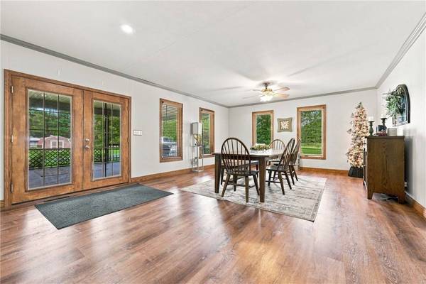 2140 Trout Island Rd, Hermitage, PA 16148