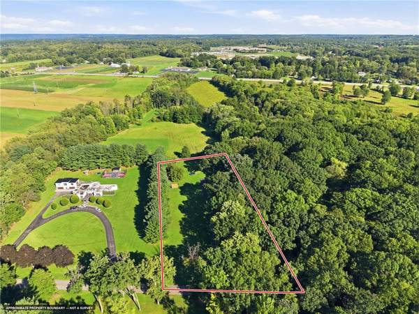 2140 Trout Island Rd, Hermitage, PA 16148