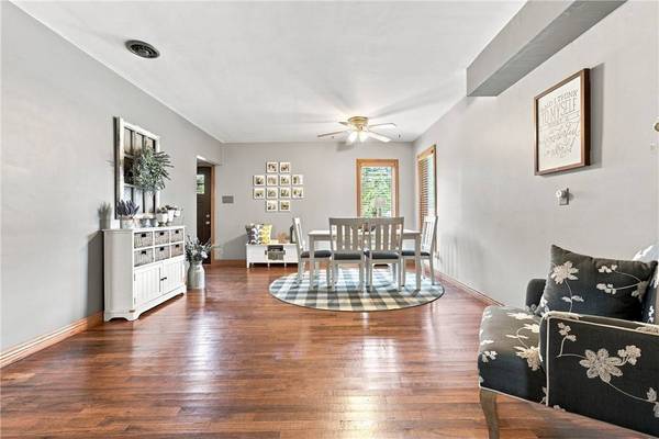 2140 Trout Island Rd, Hermitage, PA 16148